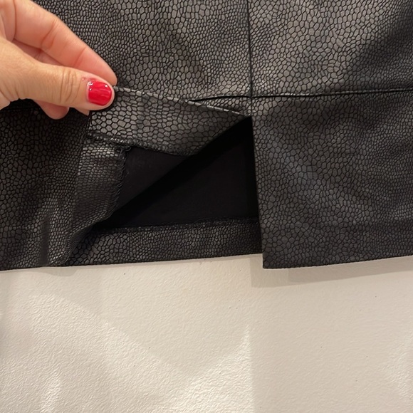 Virtue Black Faux Leather Skirt - Size 8 - Picture 4 of 10